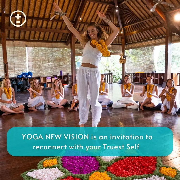 student-dancing-in-yoga-teacher-training-bali-by-yoga-new-vision-on