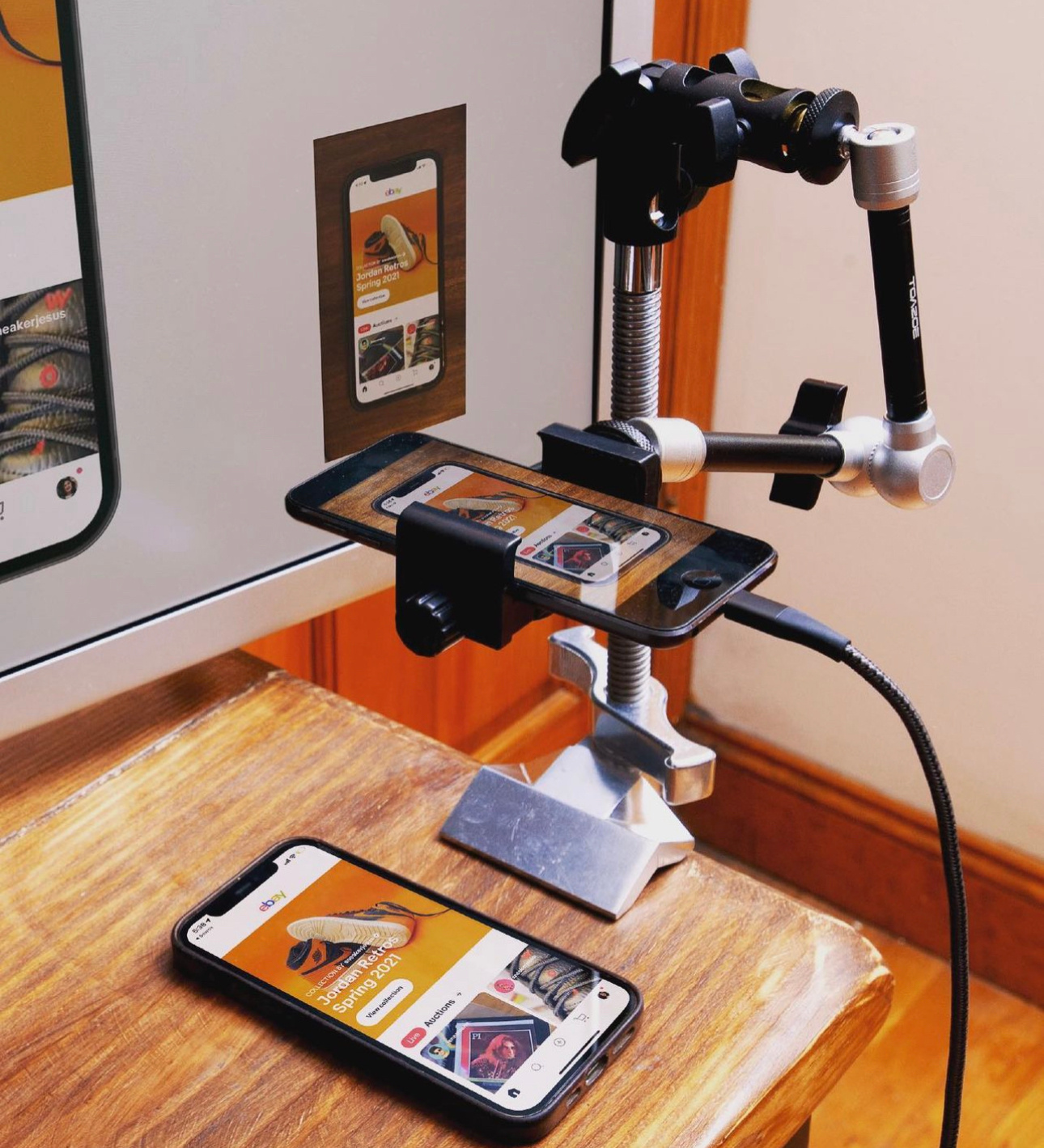 Rig for showing live prototypes