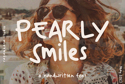 Pearly Smiles - Handwritten Font vintage
