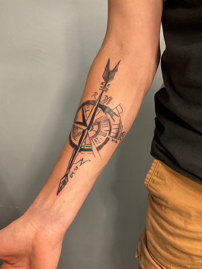 Compass and arrow arrow compass family france indonesia tatouage tattoo