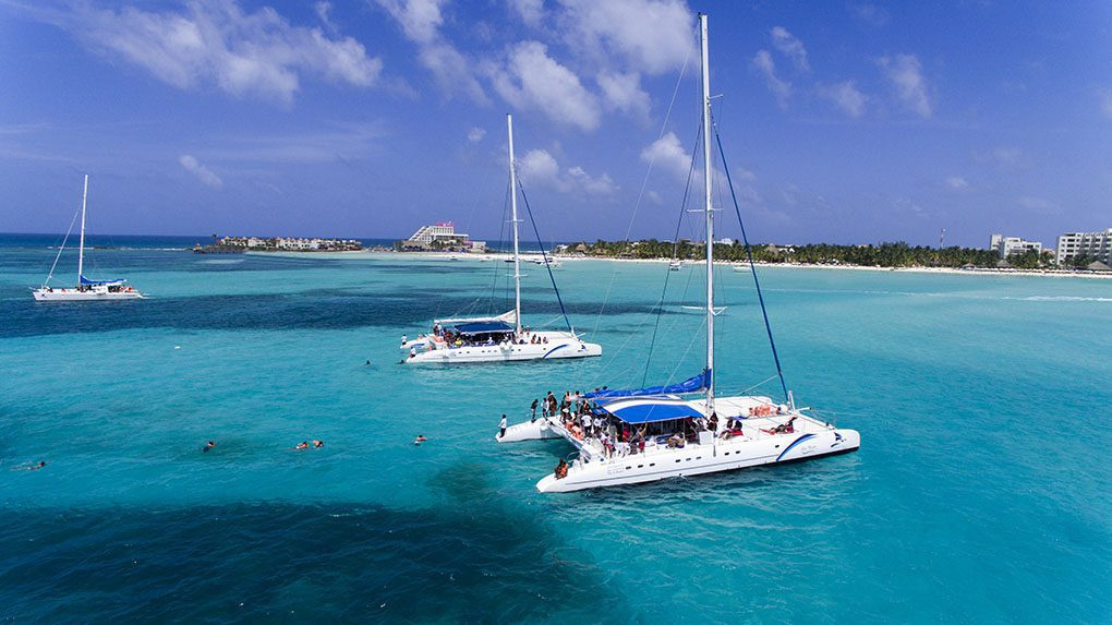 Exploring Isla Mujeres: The Ultimate Guide to Catamaran Tours and Private Boat Rentals in Cancun