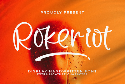 Rokeriot - Display Handwritten Font classic