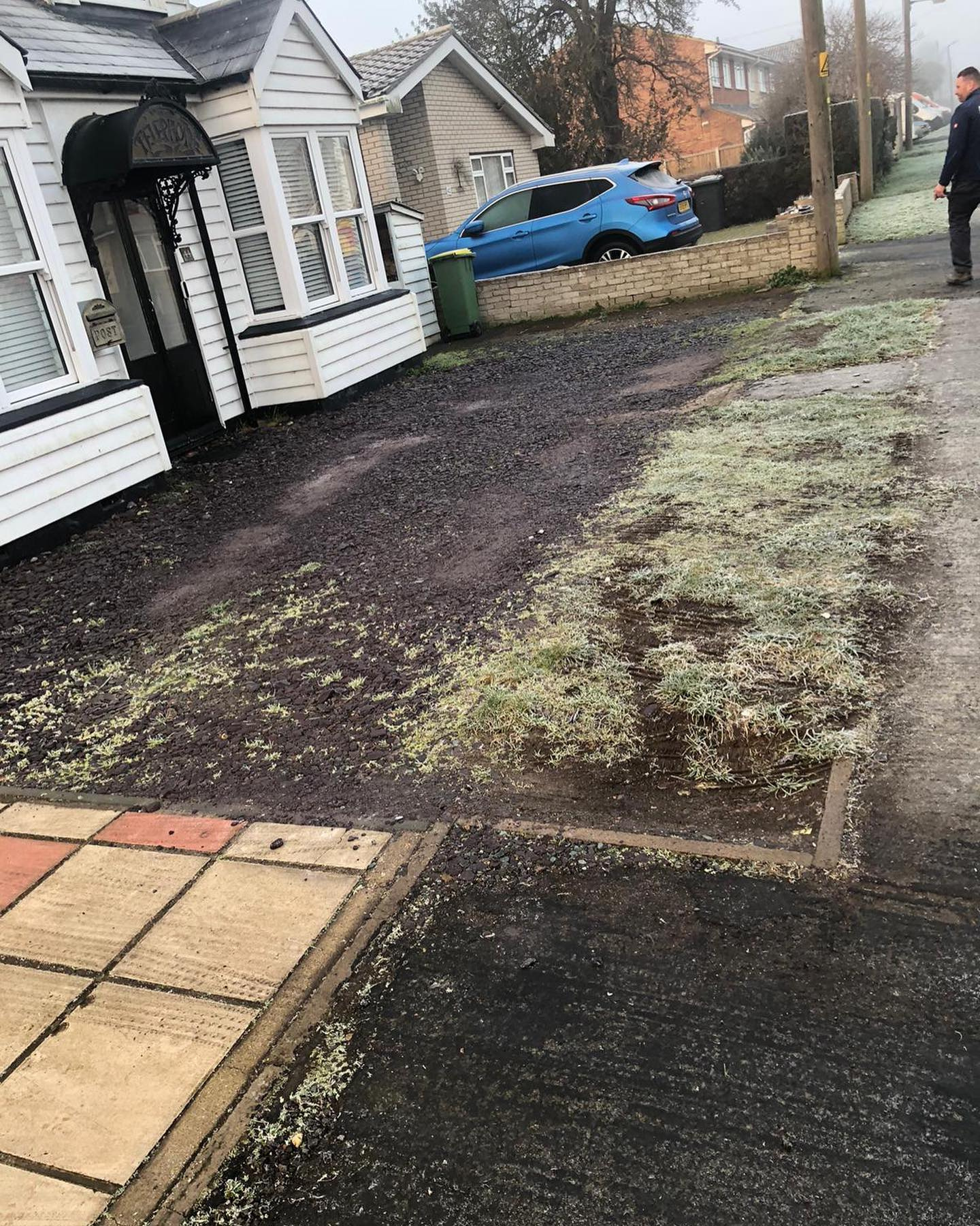 how-much-does-it-cost-to-tarmac-a-driveway-costs-co-uk