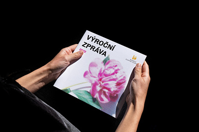 Annual report 2022, Nadace člověk člověku annualreport brochure graphic design print